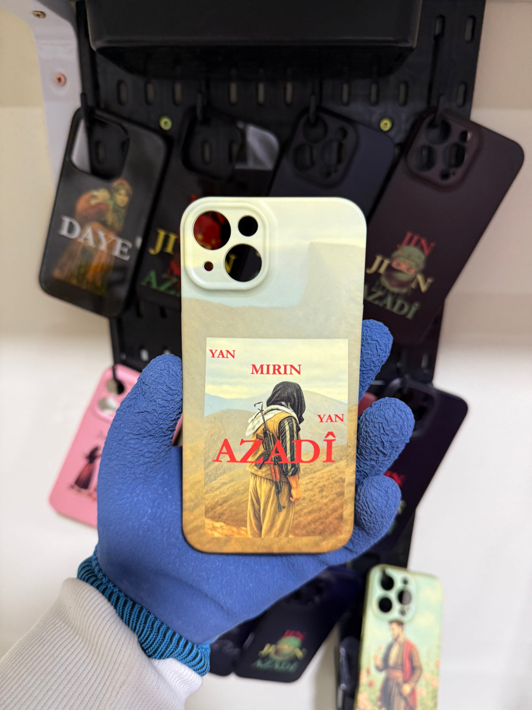 AZADI Handyhülle